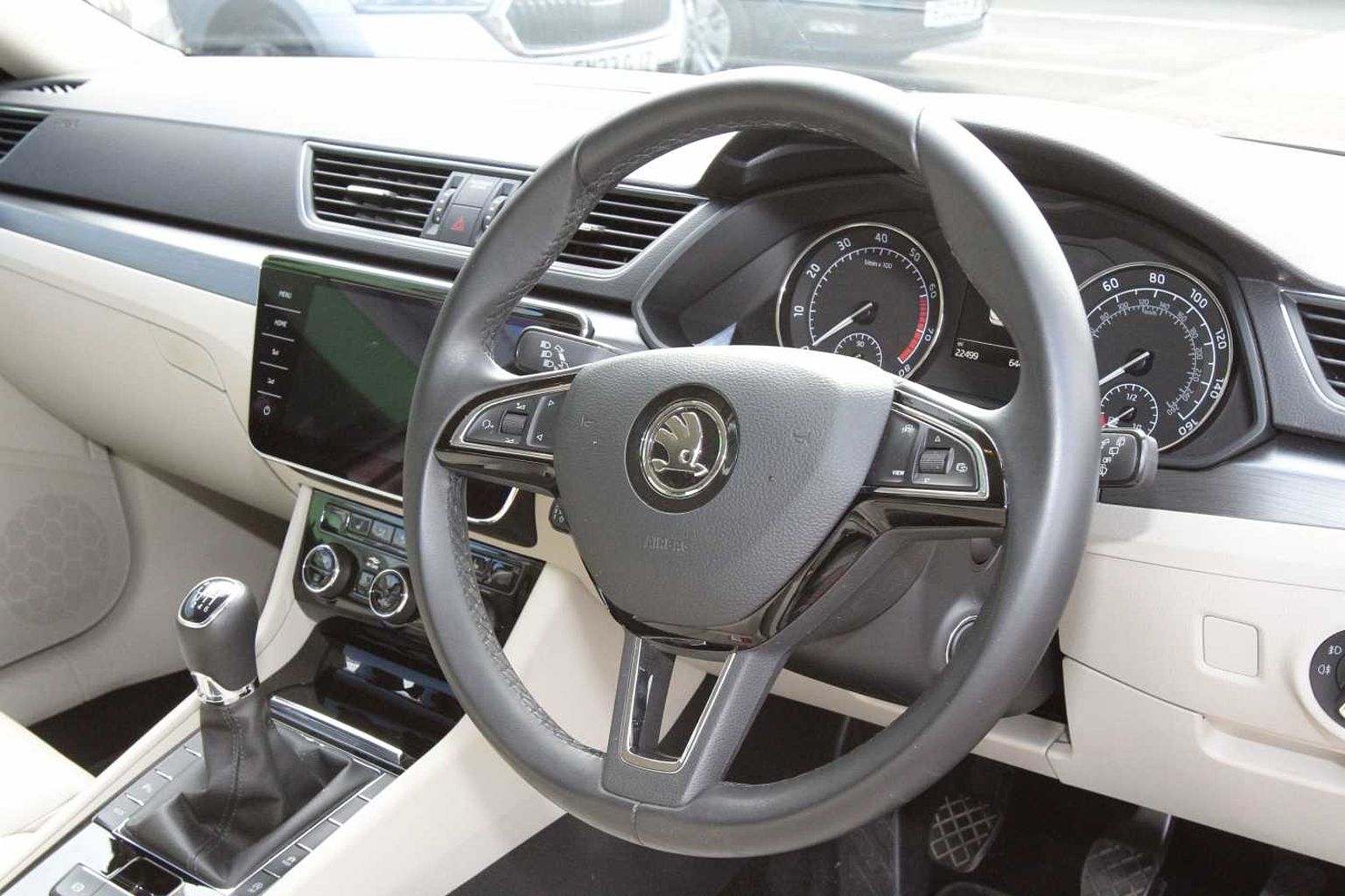 SKODA Superb 1.5 TSI (150ps) SE L Executive Hatchback