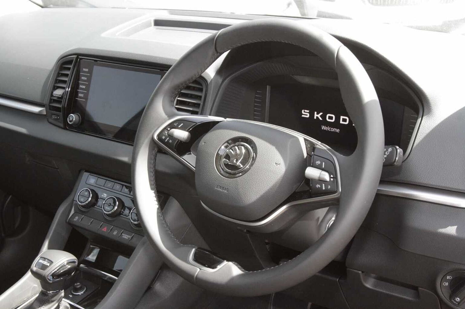 SKODA Karoq SUV 1.5 TSI (150ps) SE Drive ACT DSG